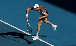 Australian Open: estasi Sinner! Djokovic si arrende in quattro set, è la prima finale Slam