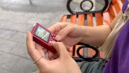 Anbernic RG nano keychain-sized retro game console is now available - Liliputing