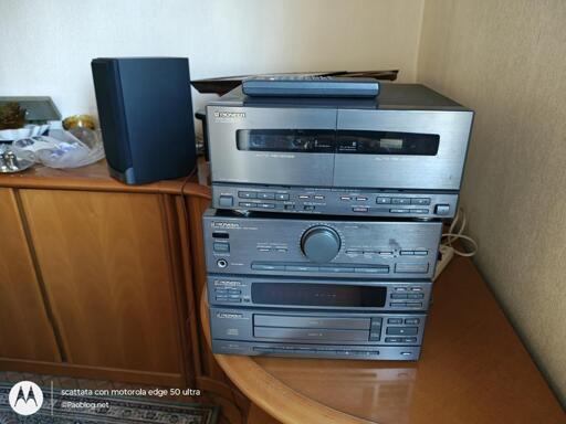 HiFi Pioneer con radio, CD e doppia cassetta, 2 casse Pioneer, telecomando