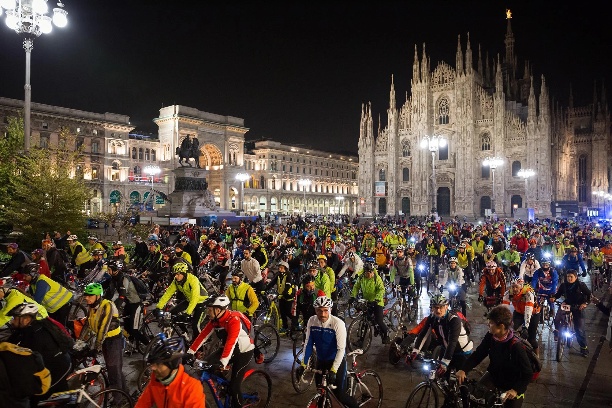 Bike Night Milano - Lago Maggiore - Witoor | Cicloturismo ed eventi in bici