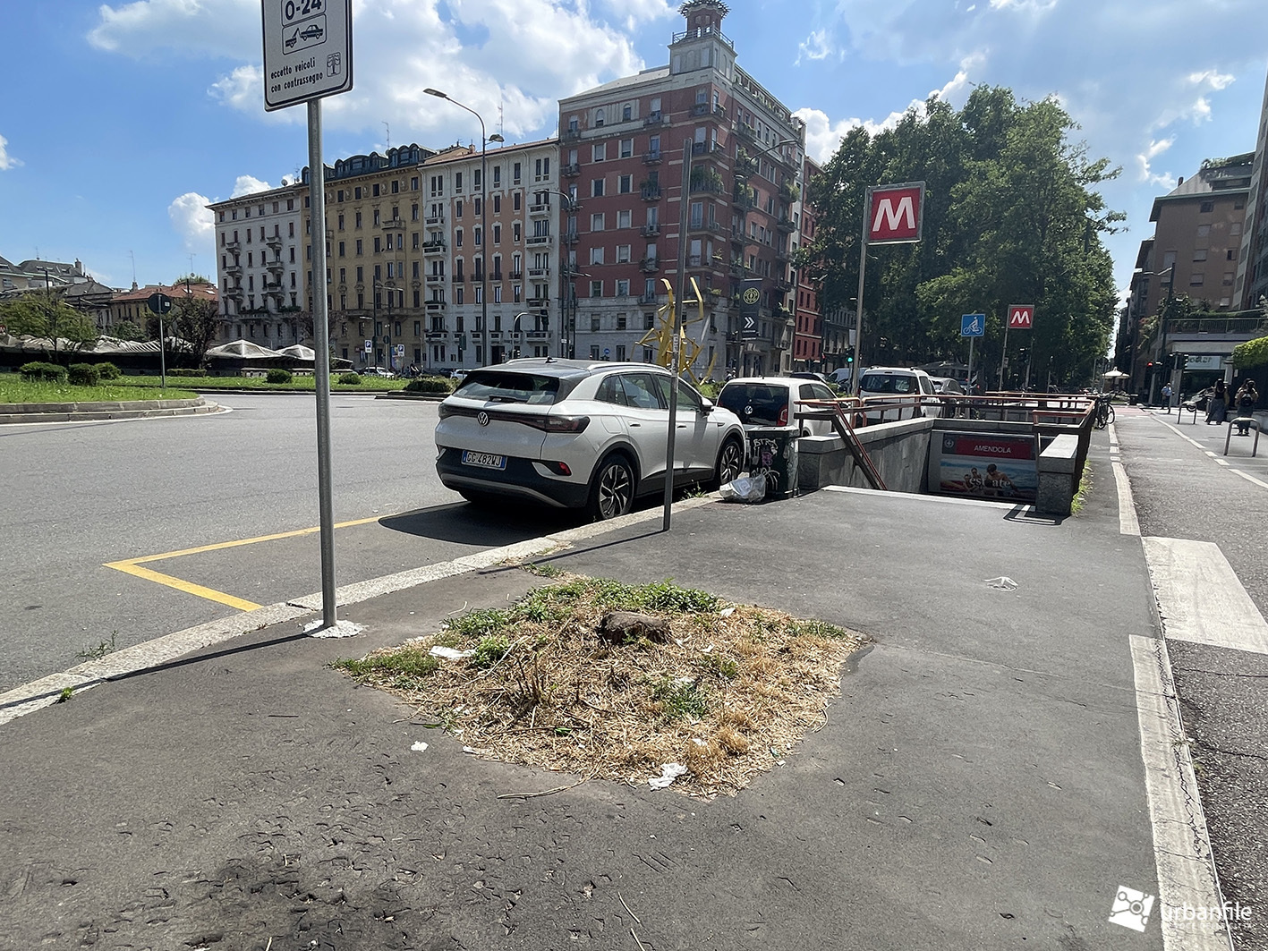 Milano | Verde Pubblico - Per quanto ancora alberi secchi e aiuole deprimenti - Urbanfile