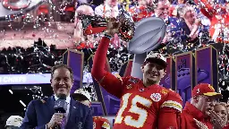 Super Bowl LVIII - Mahomes piega i 49ers, i Kansas City Chiefs vincono 25-22 in overtime. Festeggia anche Taylor Swift - Eurosport