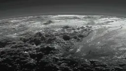 "Montagne a oltre 6 miliardi di chilometri dalla Terra": guarda il video di Plutone